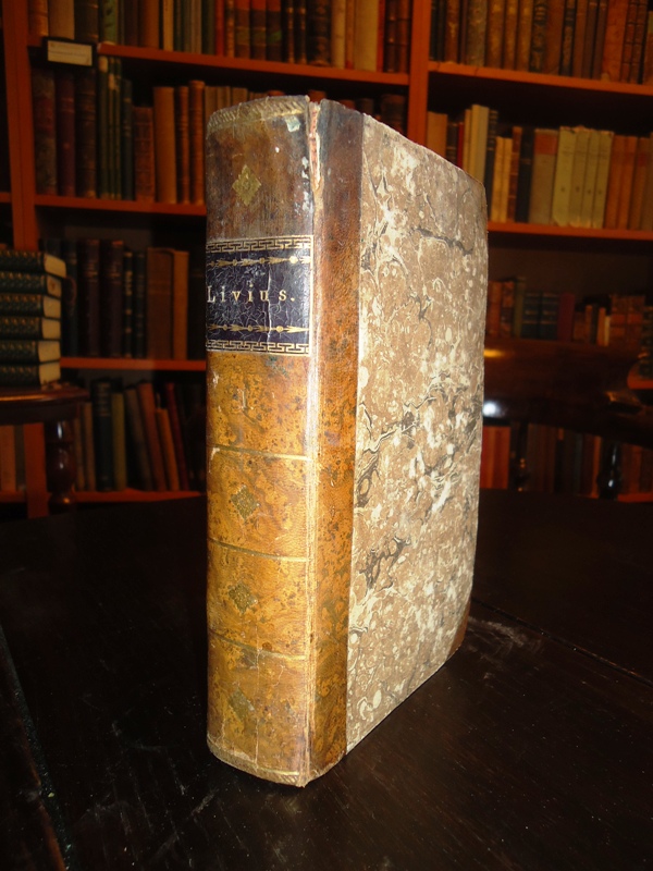 Historiarum libri qui supersunt omnes. Ex recensione Arn. Drakenborchii cum indice rerum locupletiss. Accessit Praeter varietatem lectt gronovianae et creverianae Glossarium Livianum. Curante Augusto Ernesti. Editio nova emendatior. Tomus primus (von 5).