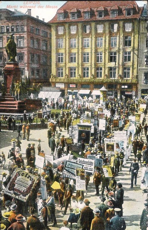 Markt während der Messe.