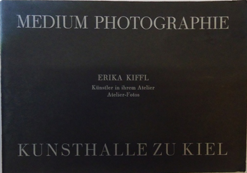 Erika Kiffl. Künstler in Ihrem Atelier (Atelier-Fotos).
